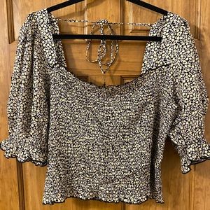 H&M top with puff sleeves